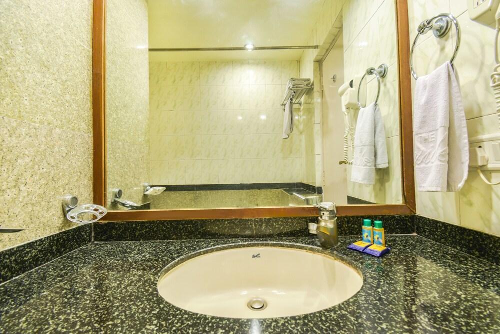 The President Hotel Shivajinagar Pune Zewnętrze zdjęcie